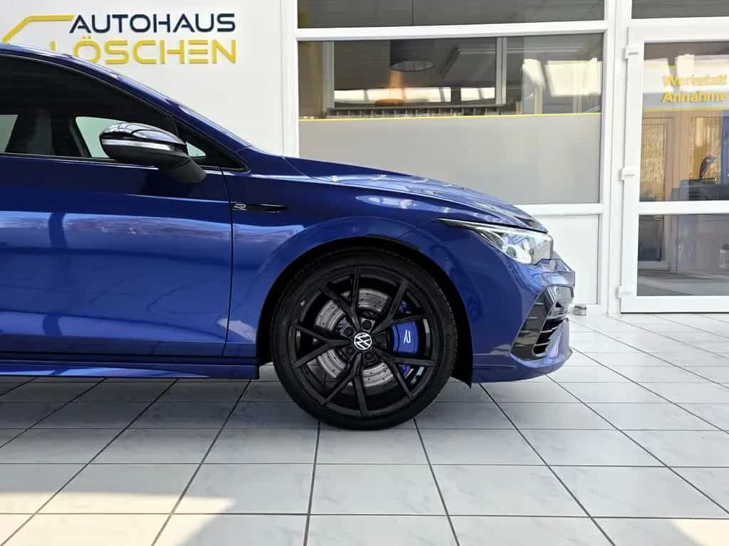 Volkswagen Golf VIII Limo R 4Motion Black Style Akrapovic 12/2023-photo-3