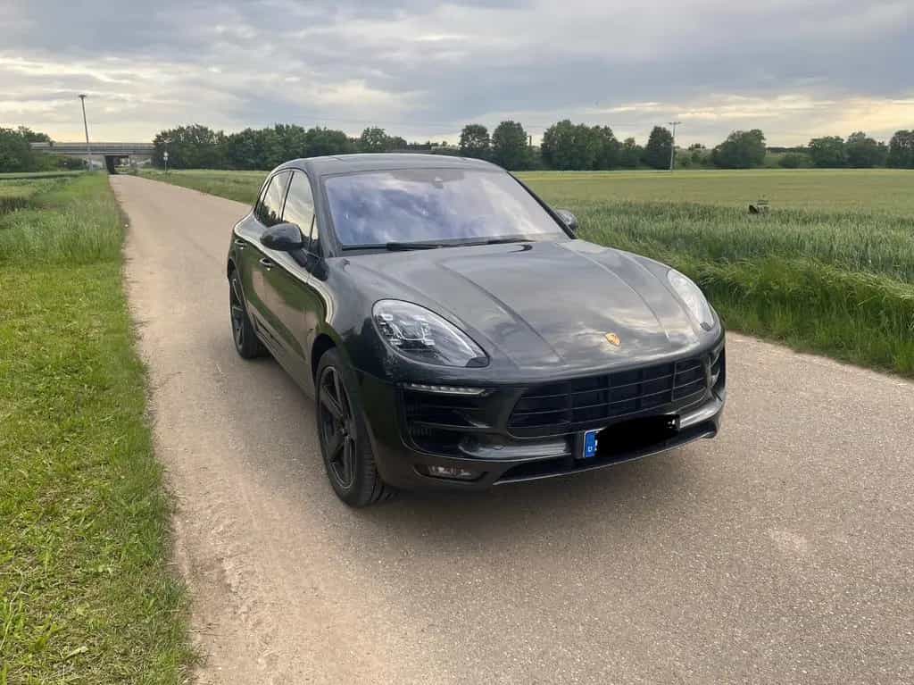 Porsche Macan GTS Burmester / 18 Wege / Sitzluft / 21" 07/2016-photo-1