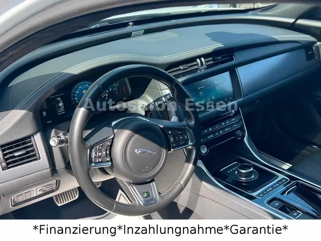 Jaguar XF Sportbrake R-Sport*LED*Pano* Black Pack* 01/2018-photo-21