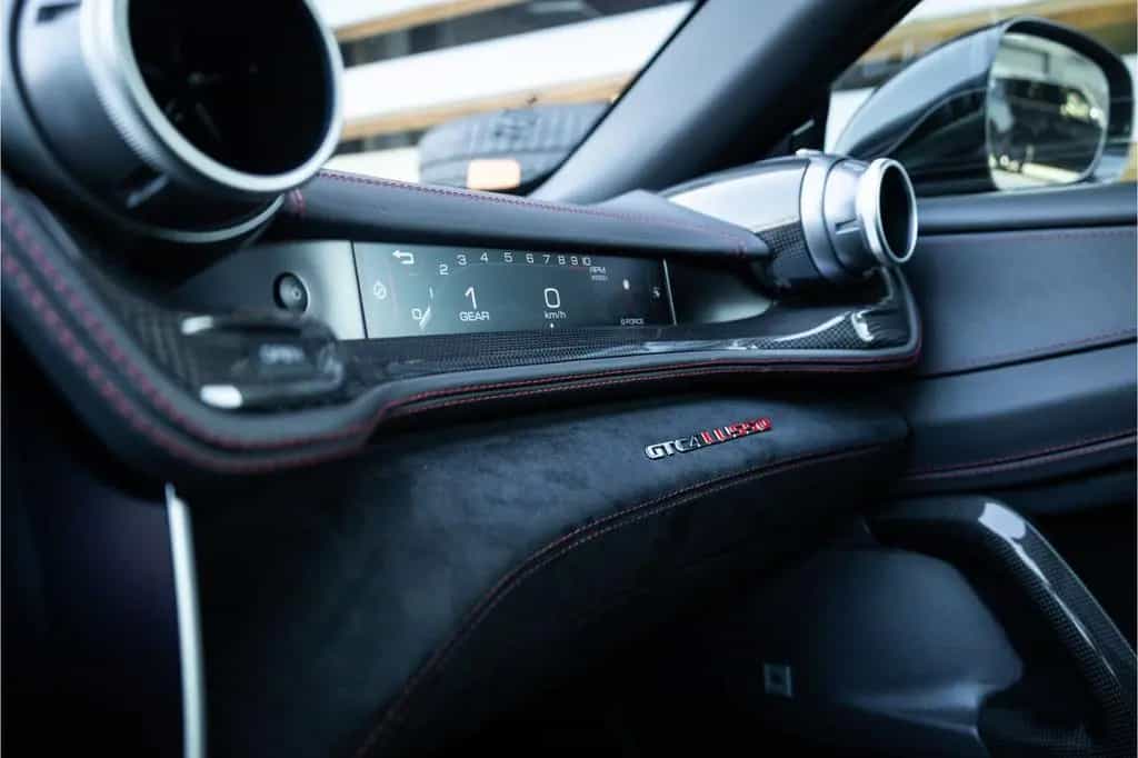 Ferrari GTC4Lusso 6.3 V12 - 4-zits l Lift l Passanger Di 05/2018-photo-28