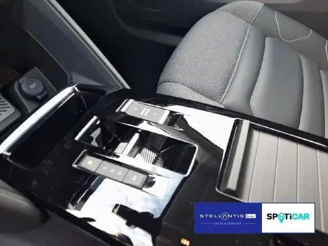Citroën C4 Shine 1.2 PureTech 130 (EUR C4 1.2 PureTech 1 11/2023-photo-12