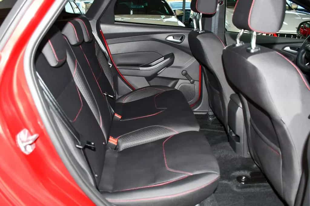 Ford Focus Lim. ST-Line Navi PDC 1. Hand nur 50tkm! 08/2017-photo-11