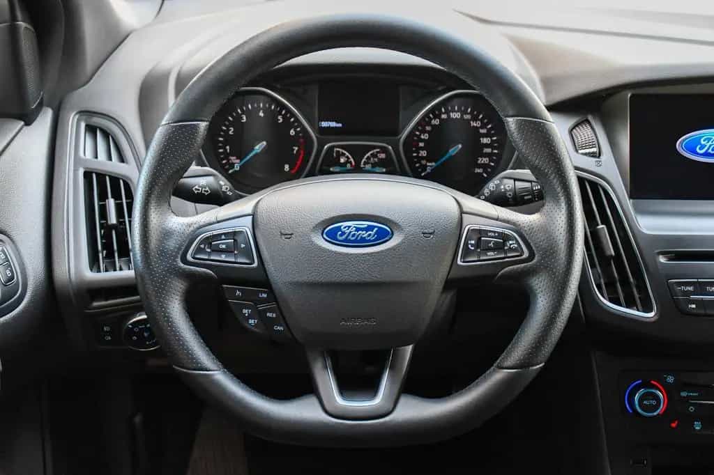 Ford Focus Lim. ST-Line Navi PDC 1. Hand nur 50tkm! 08/2017-photo-13