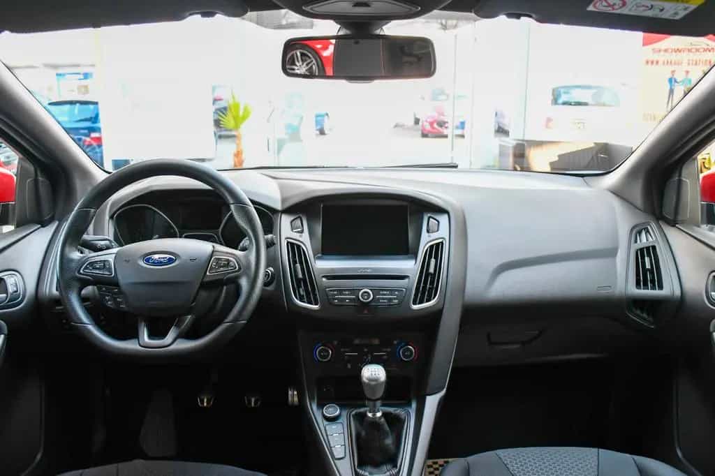 Ford Focus Lim. ST-Line Navi PDC 1. Hand nur 50tkm! 08/2017-photo-14