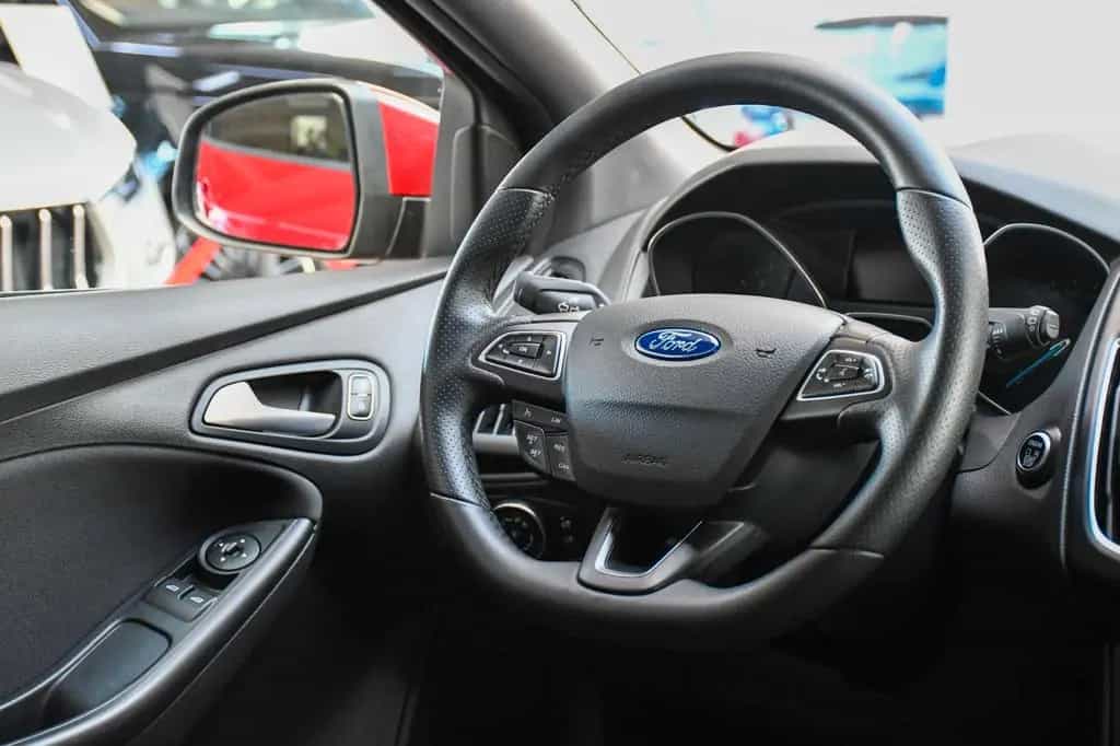 Ford Focus Lim. ST-Line Navi PDC 1. Hand nur 50tkm! 08/2017-photo-15