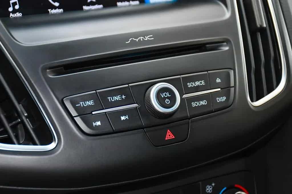 Ford Focus Lim. ST-Line Navi PDC 1. Hand nur 50tkm! 08/2017-photo-18