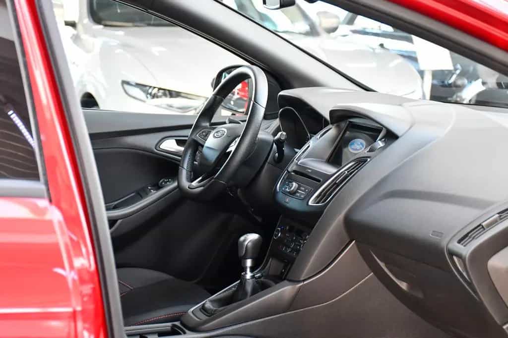 Ford Focus Lim. ST-Line Navi PDC 1. Hand nur 50tkm! 08/2017-photo-21