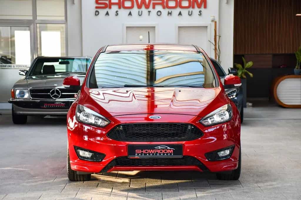 Ford Focus Lim. ST-Line Navi PDC 1. Hand nur 50tkm! 08/2017-photo-4