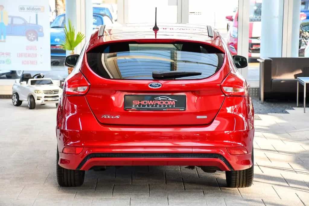 Ford Focus Lim. ST-Line Navi PDC 1. Hand nur 50tkm! 08/2017-photo-5