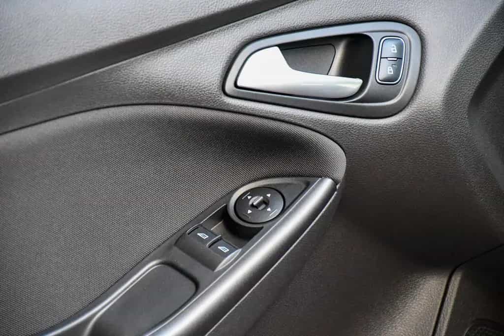 Ford Focus Lim. ST-Line Navi PDC 1. Hand nur 50tkm! 08/2017-photo-7