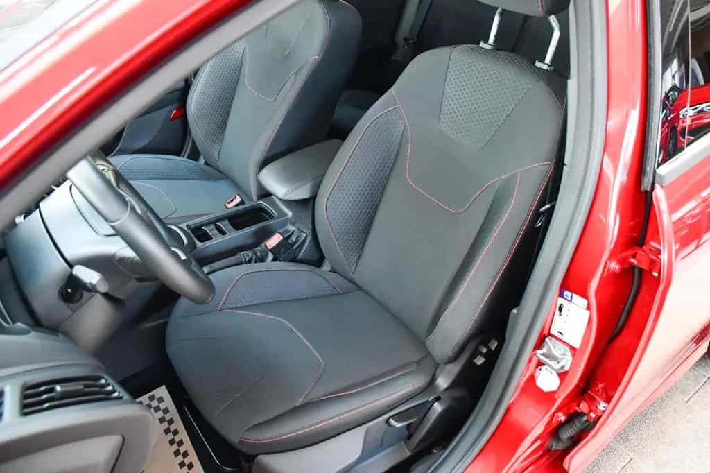 Ford Focus Lim. ST-Line Navi PDC 1. Hand nur 50tkm! 08/2017-photo-9