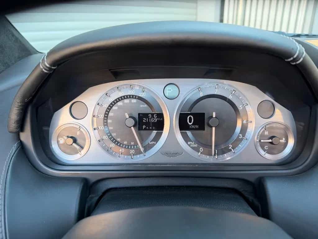 Aston Martin DB9 Volante 5.9 Touchtronic 01/2006-photo-12