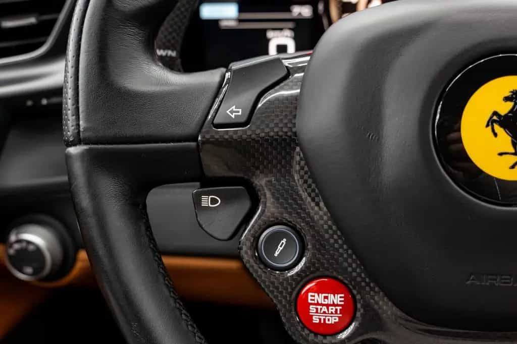Ferrari 488 GTB NETTO EXPORT // CARBON PACKAGE 01/2016-photo-31