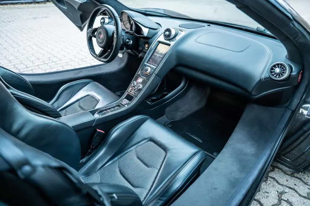 McLaren MP4-12C 3.8 V8 03/2012-photo-13