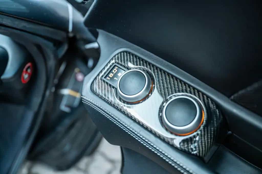 McLaren MP4-12C 3.8 V8 03/2012-photo-8