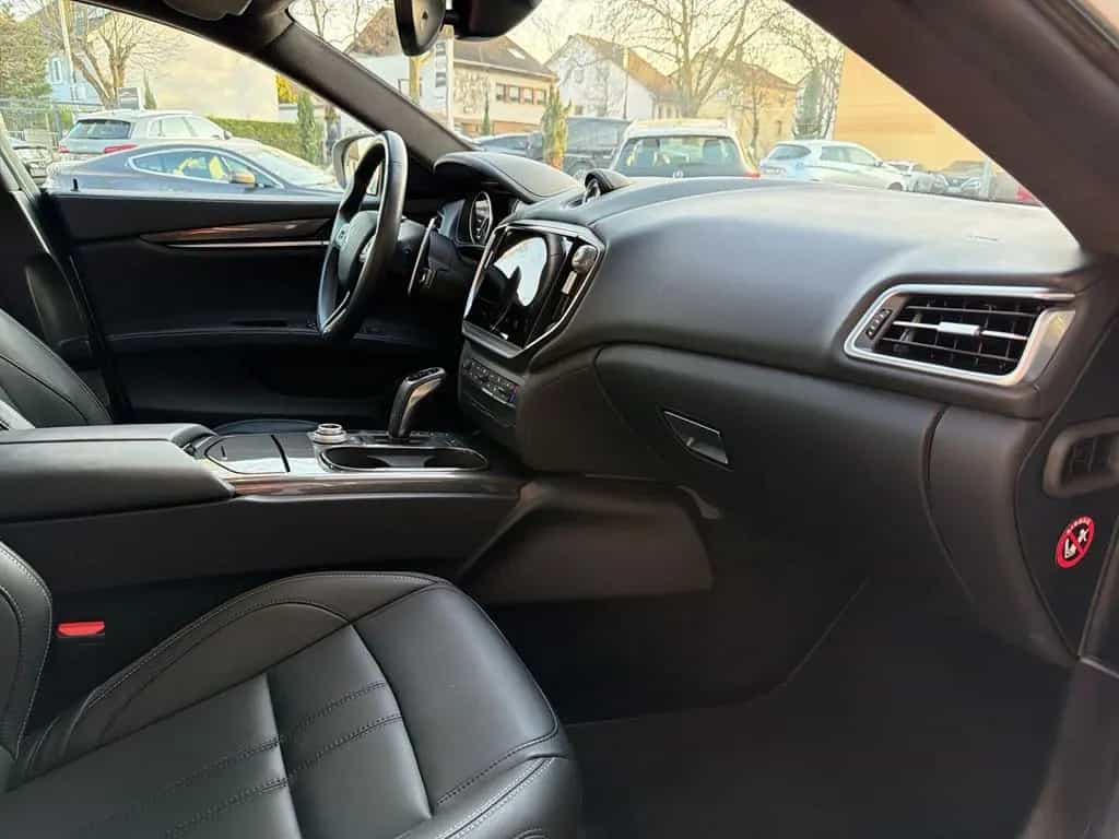 Maserati Ghibli Modena 09/2022-photo-17