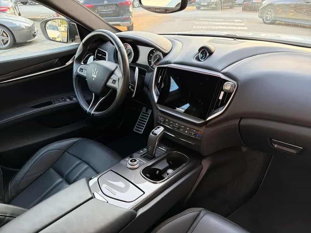 Maserati Ghibli Modena 09/2022-photo-18