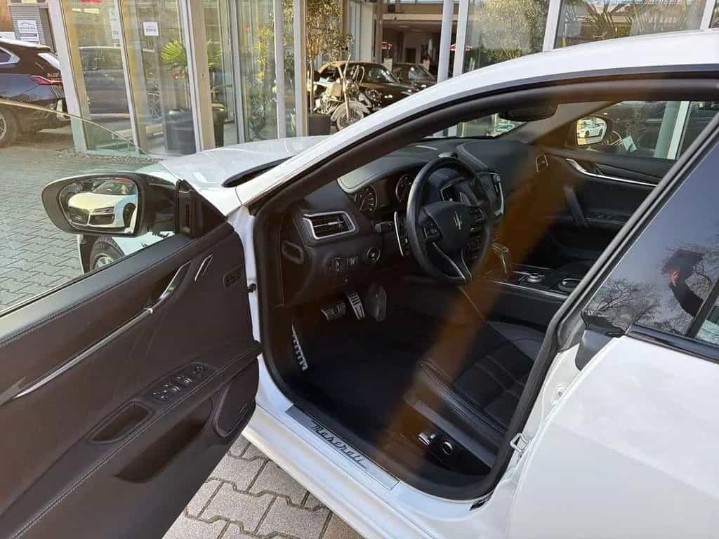 Maserati Ghibli Modena 09/2022-photo-7