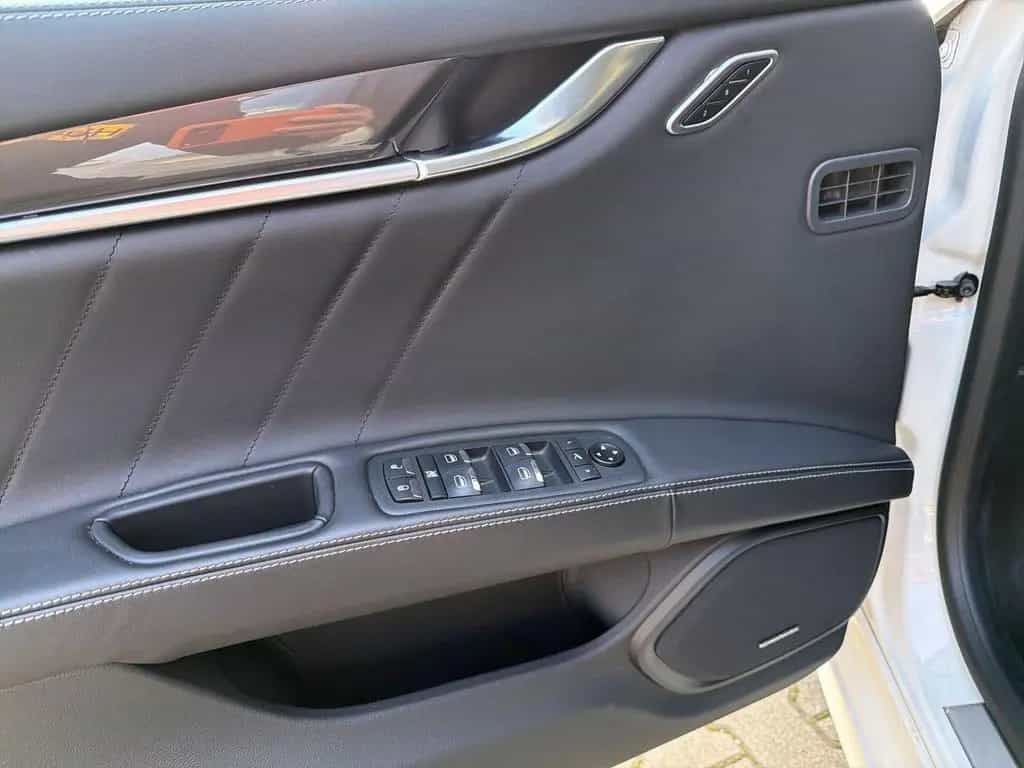 Maserati Ghibli Modena 09/2022-photo-8