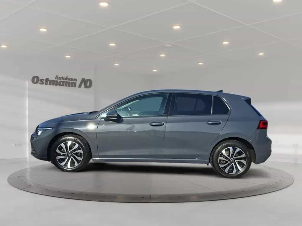 Volkswagen Golf VIII Active 1,5 TSI PDC 4xSHZ STH LM Navi 02/2023-photo-1