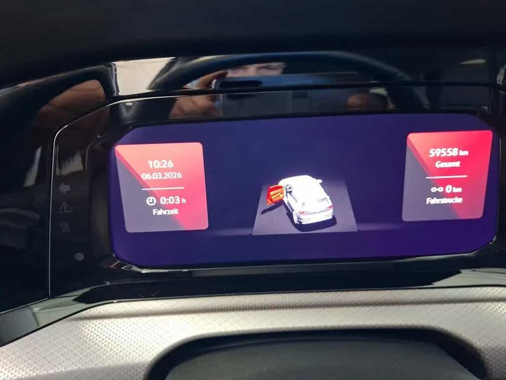Volkswagen Golf VIII Active 1,5 TSI PDC 4xSHZ STH LM Navi 02/2023-photo-11