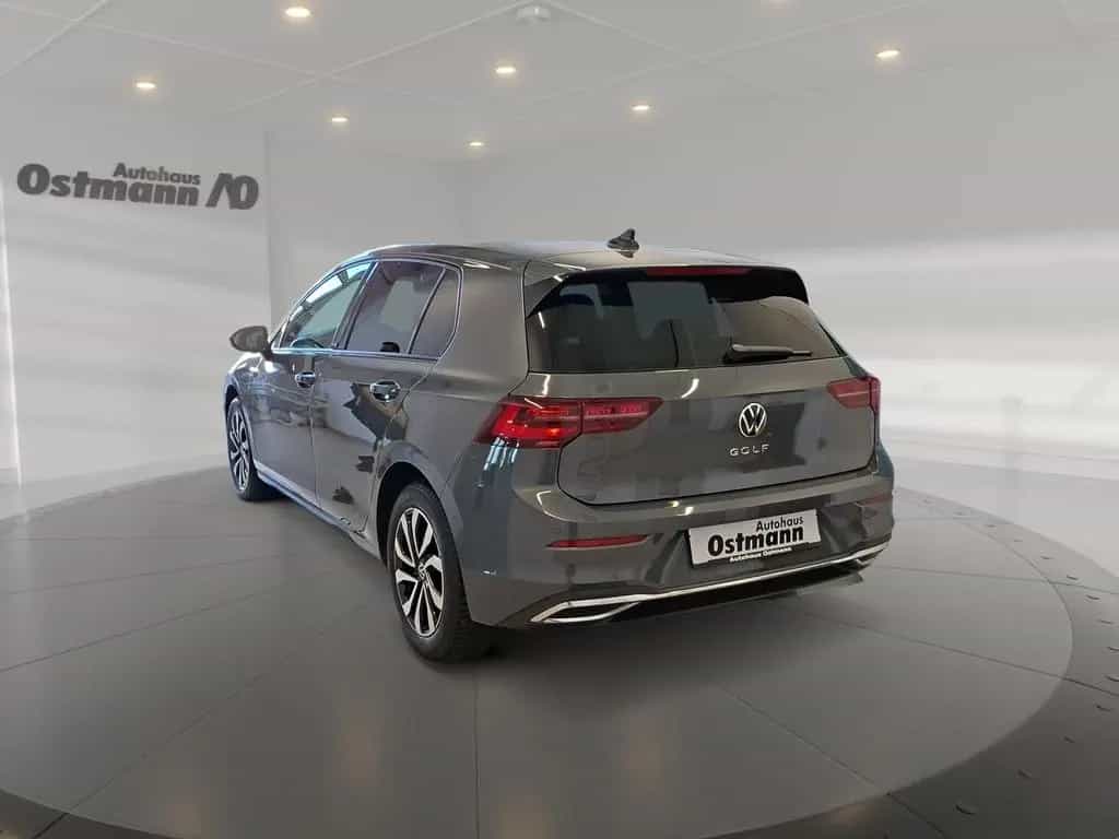 Volkswagen Golf VIII Active 1,5 TSI PDC 4xSHZ STH LM Navi 02/2023-photo-2