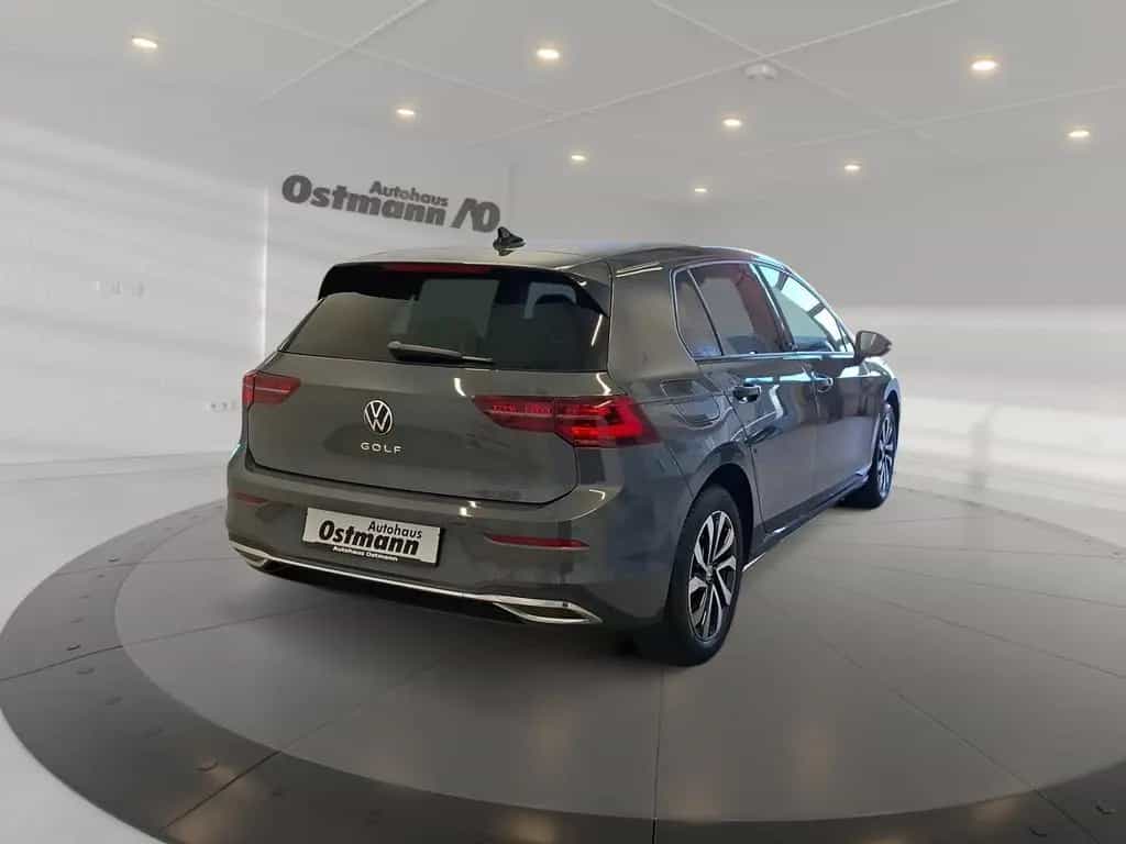 Volkswagen Golf VIII Active 1,5 TSI PDC 4xSHZ STH LM Navi 02/2023-photo-3
