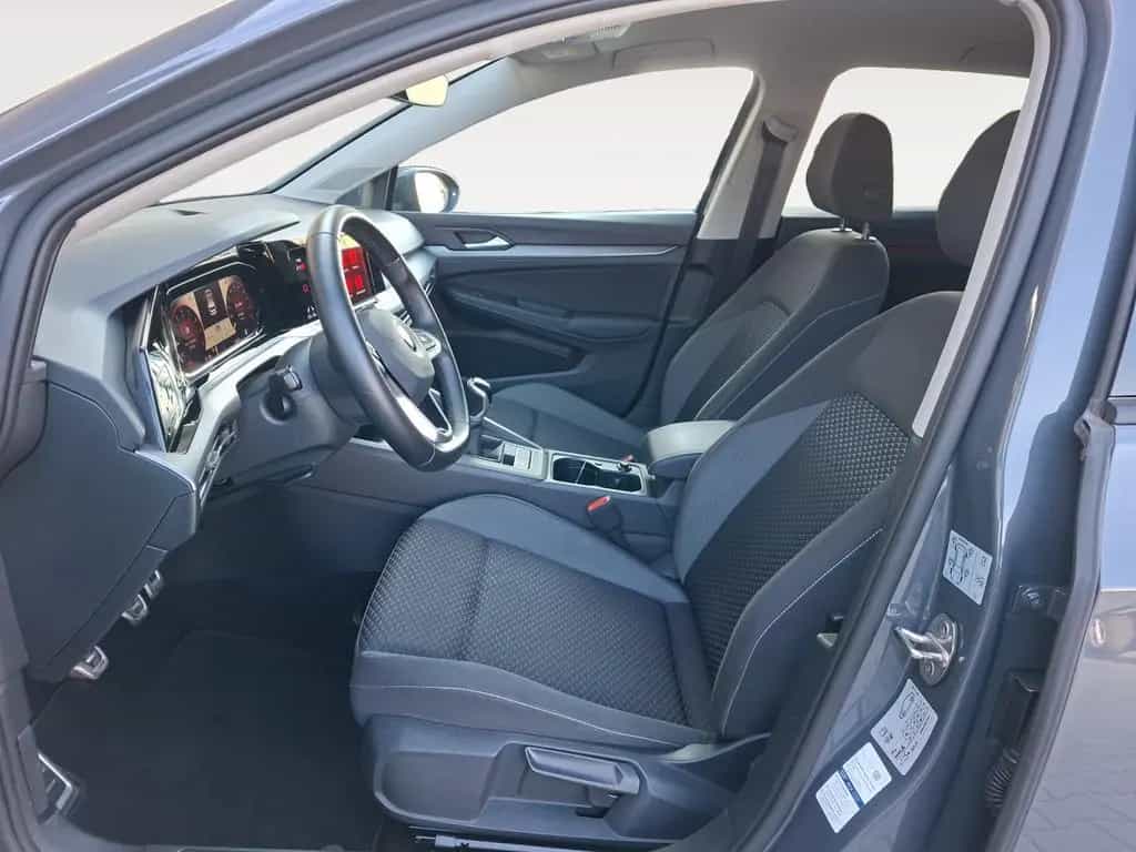 Volkswagen Golf VIII Active 1,5 TSI PDC 4xSHZ STH LM Navi 02/2023-photo-6