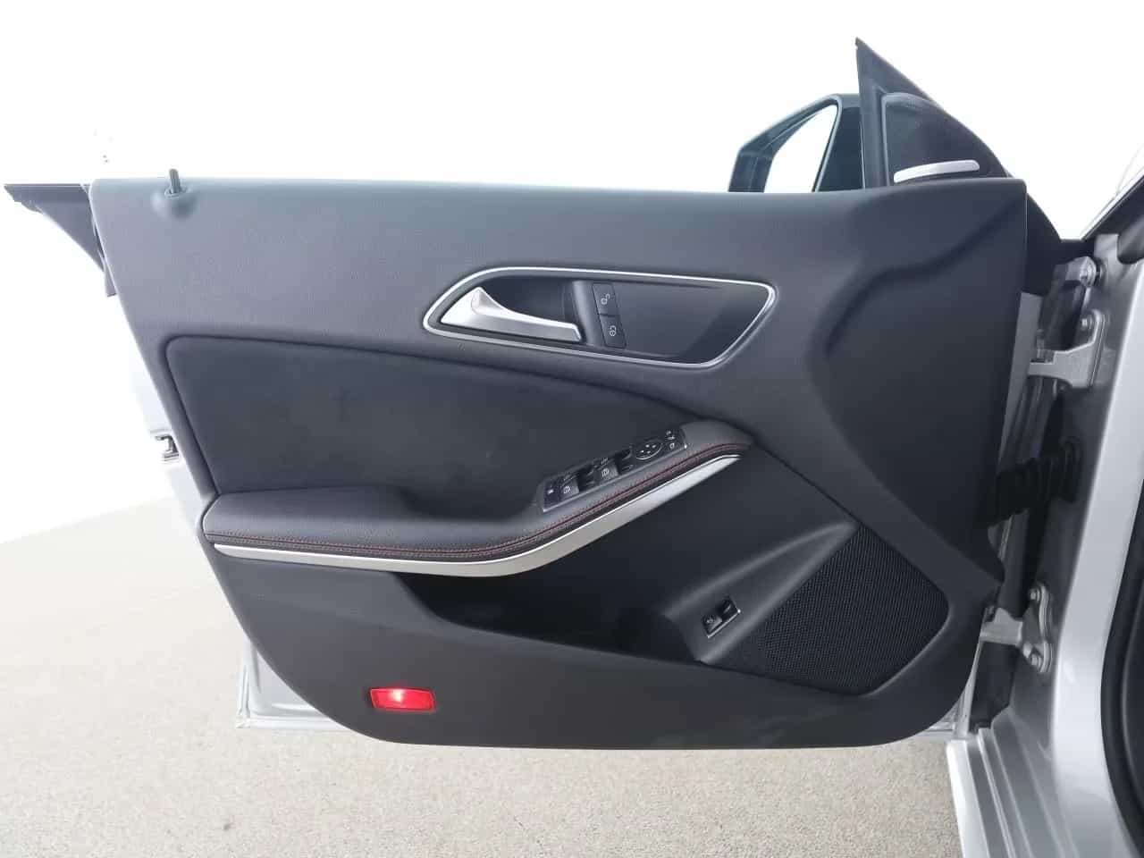 Mercedes-Benz CLA-Class 200 Shooting Brake 09/2018-photo-12
