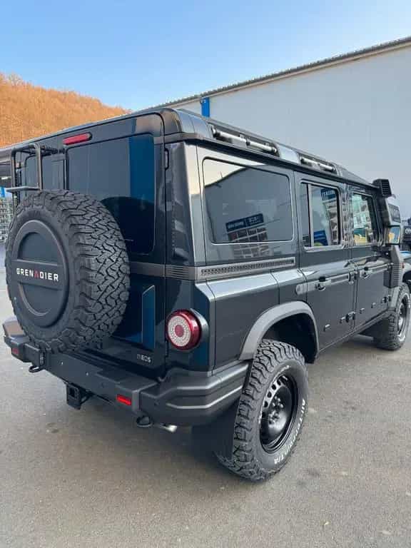 INEOS Grenadier Station Wagon Trialmaster Edition null-photo-2