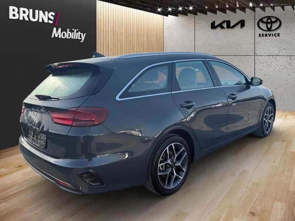 Kia Ceed Sportswagon 1.5T DCT Spirit Navi Kamera SHZ 05/2025-photo-3