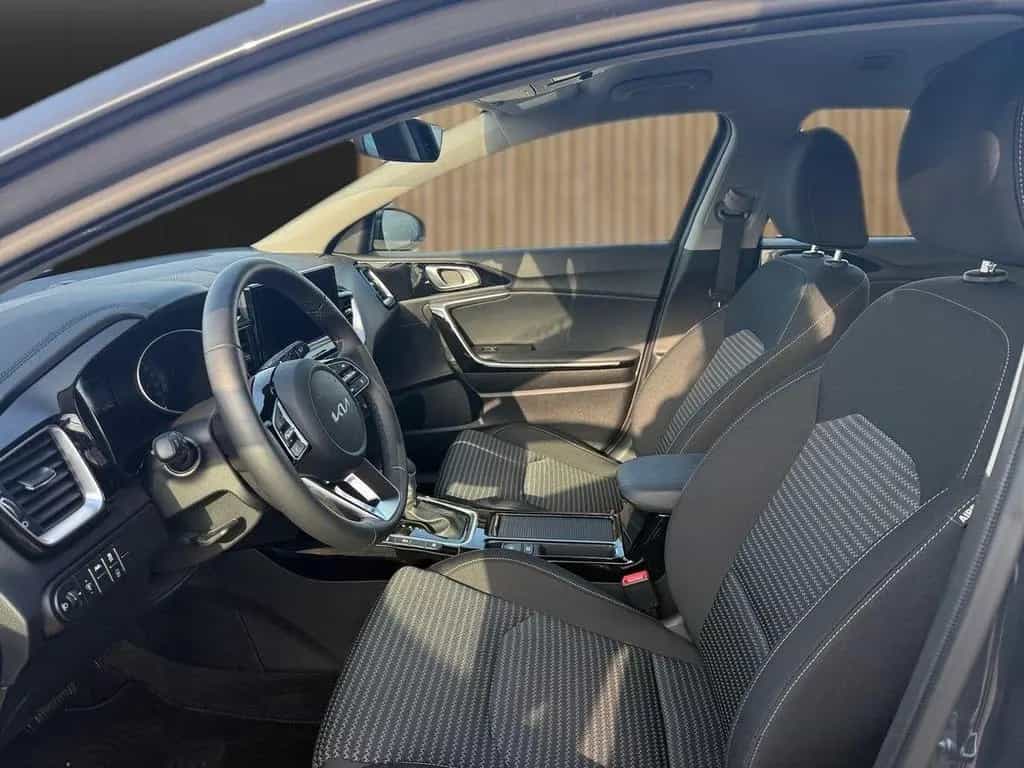 Kia Ceed Sportswagon 1.5T DCT Spirit Navi Kamera SHZ 05/2025-photo-7