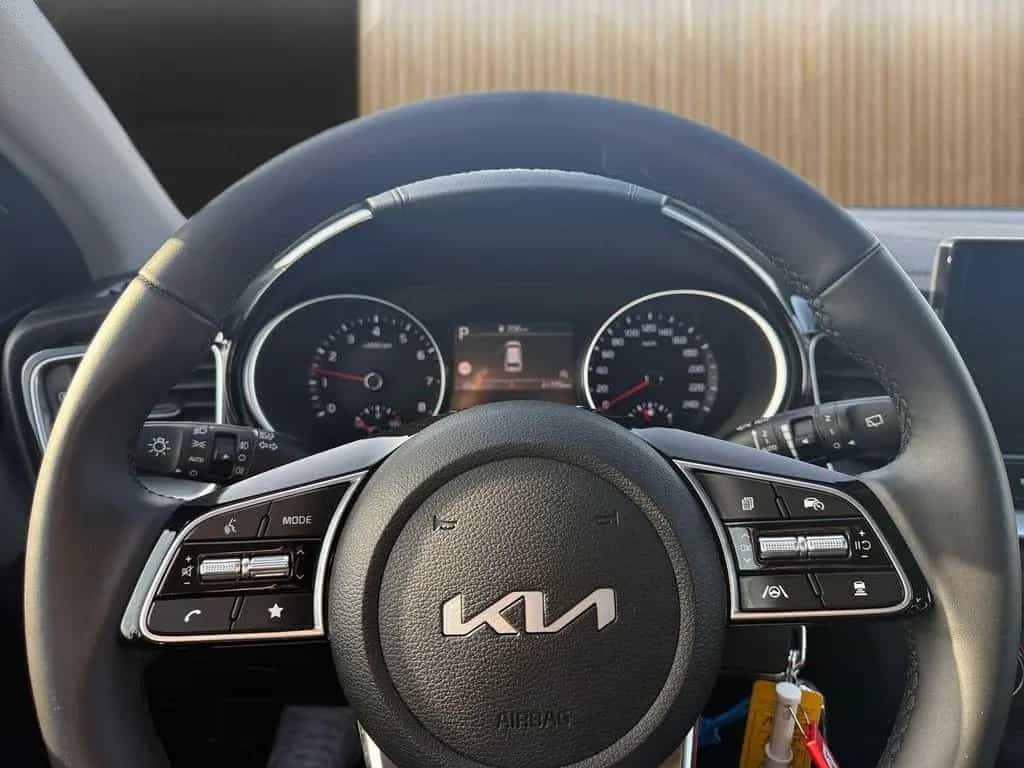 Kia Ceed Sportswagon 1.5T DCT Spirit Navi Kamera SHZ 05/2025-photo-8