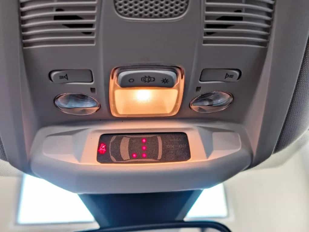 Citroën C5 Aircross Live | 8-Fach Bereift 03/2019-photo-36