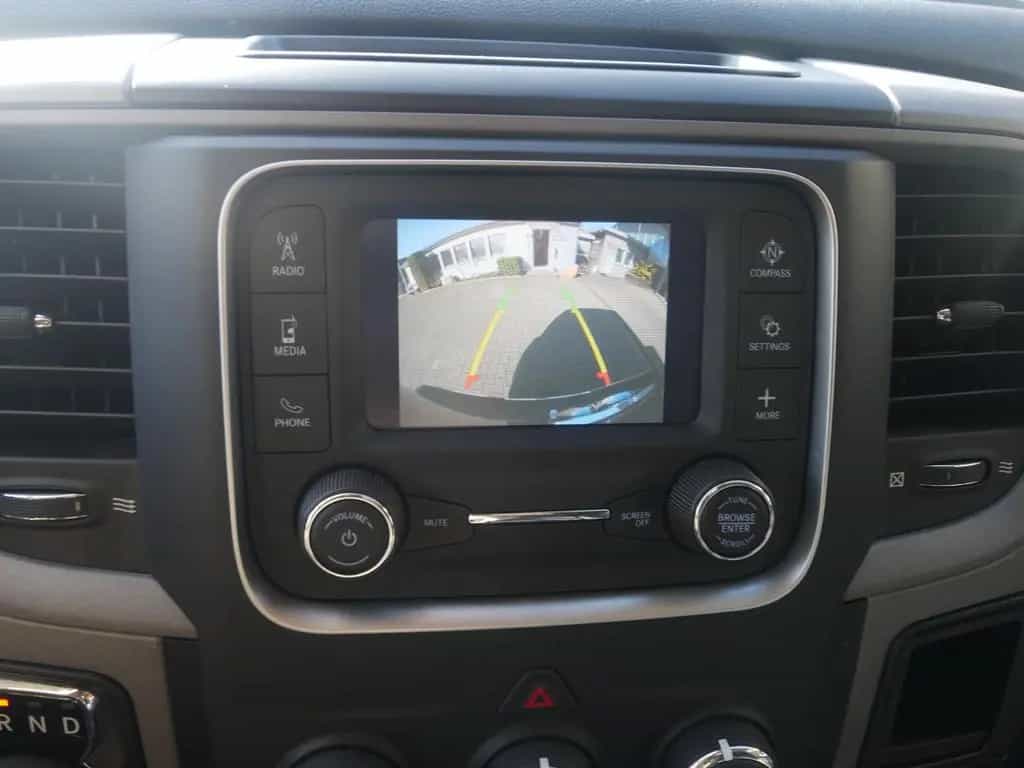 Dodge RAM 1500 Classic 02/2021-photo-12