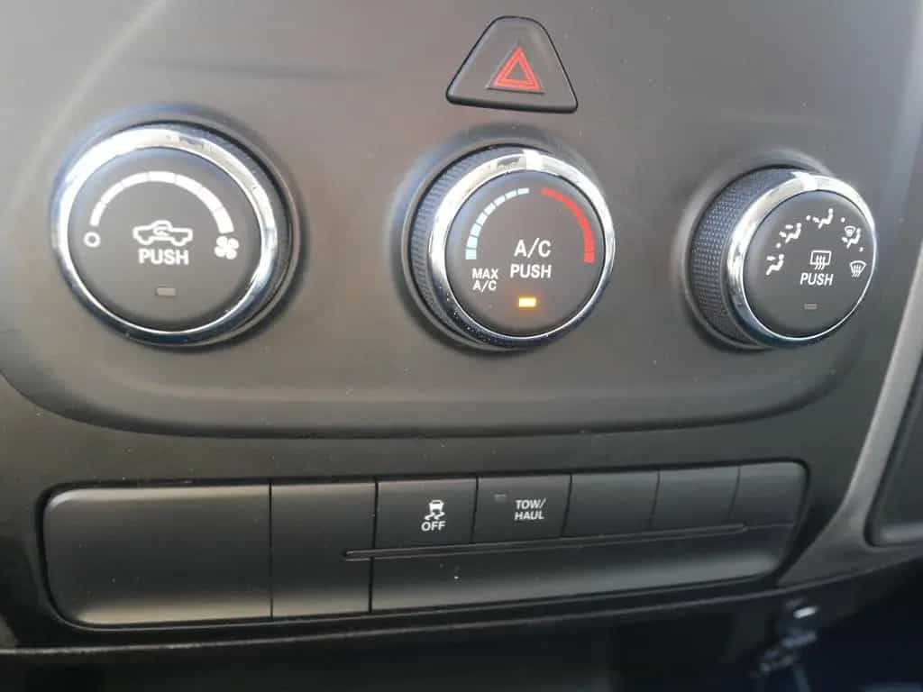 Dodge RAM 1500 Classic 02/2021-photo-14