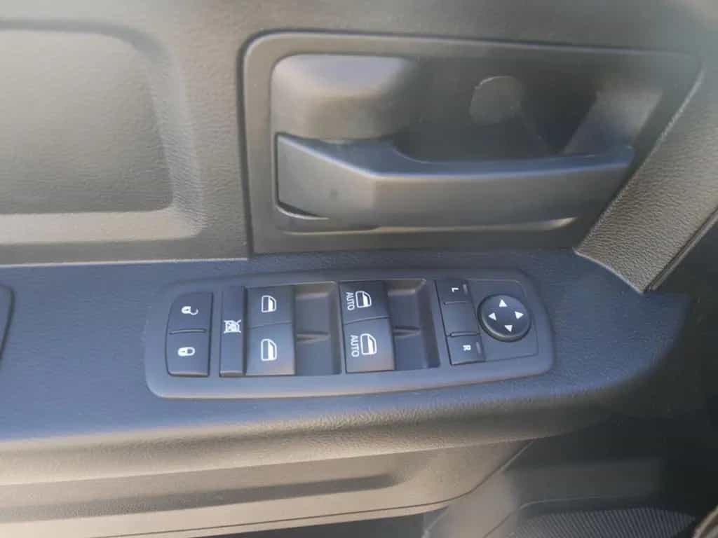 Dodge RAM 1500 Classic 02/2021-photo-17