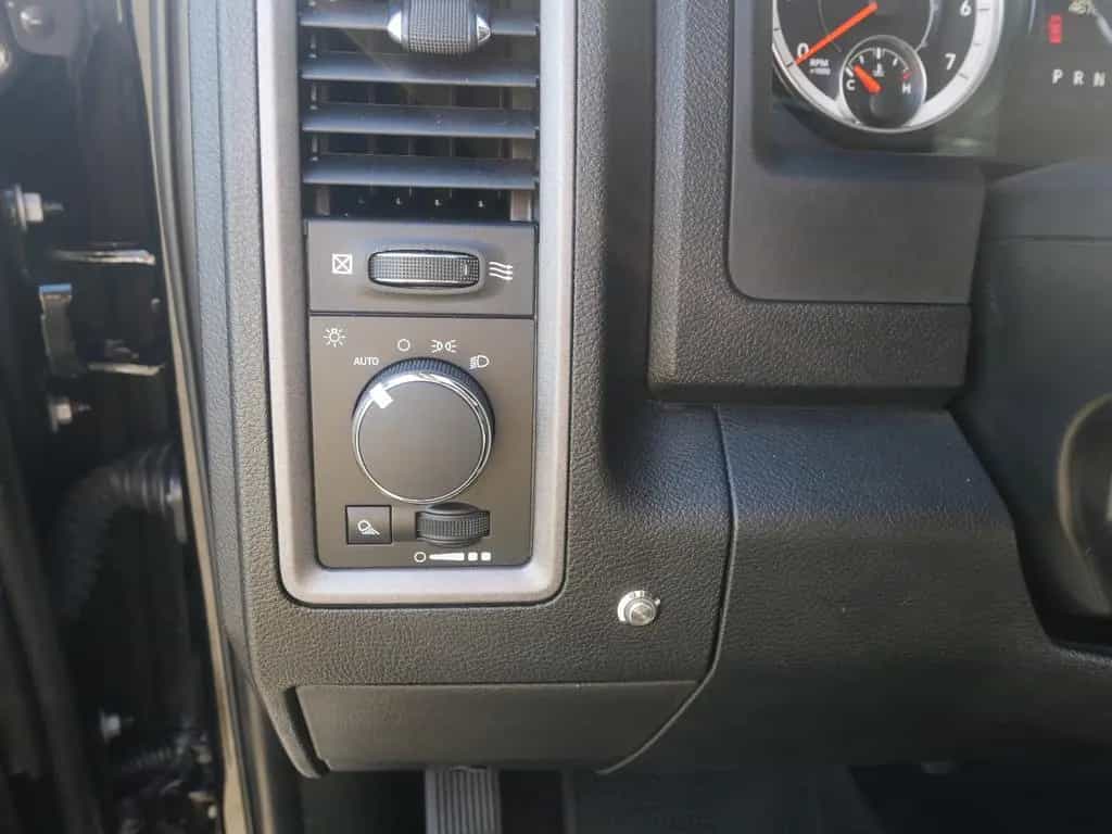 Dodge RAM 1500 Classic 02/2021-photo-18