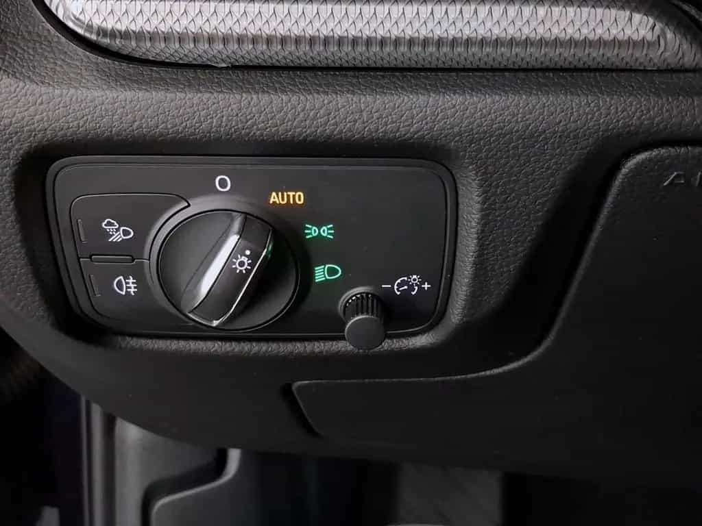 Audi A3 SP 35 TFSI design,1.Hand,Bi-Xenon,Navi,ViCo 06/2020-photo-12