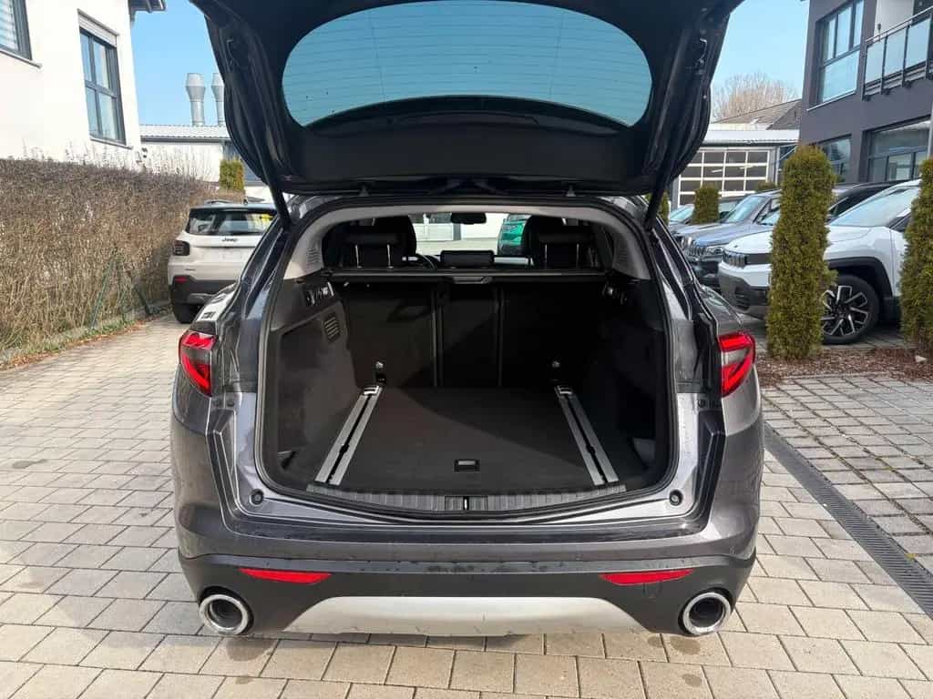 Alfa Romeo Stelvio Super Q4 08/2019-photo-16