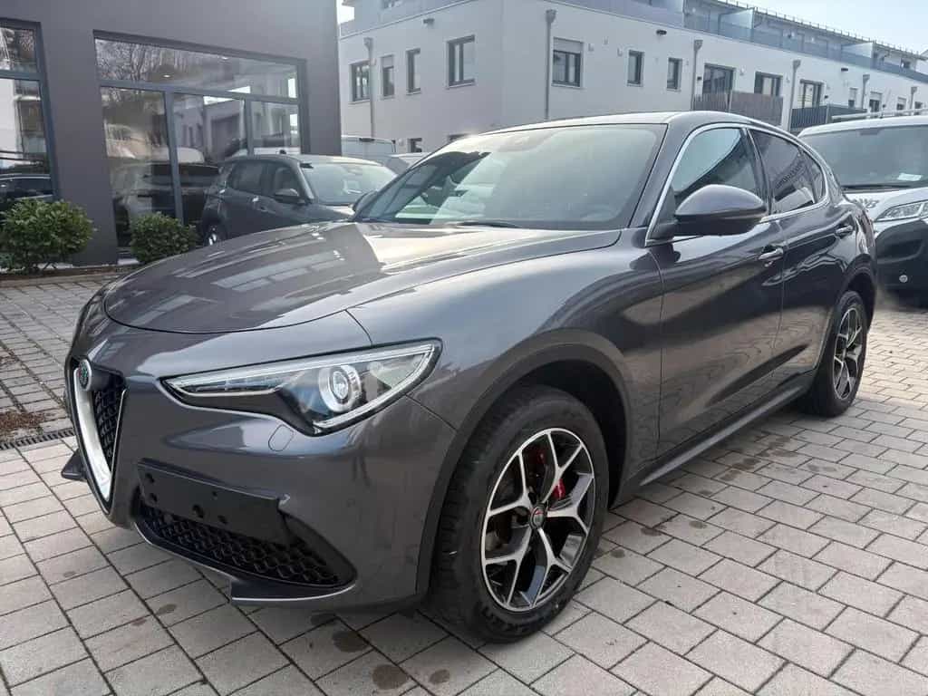 Alfa Romeo Stelvio Super Q4 08/2019-photo-23
