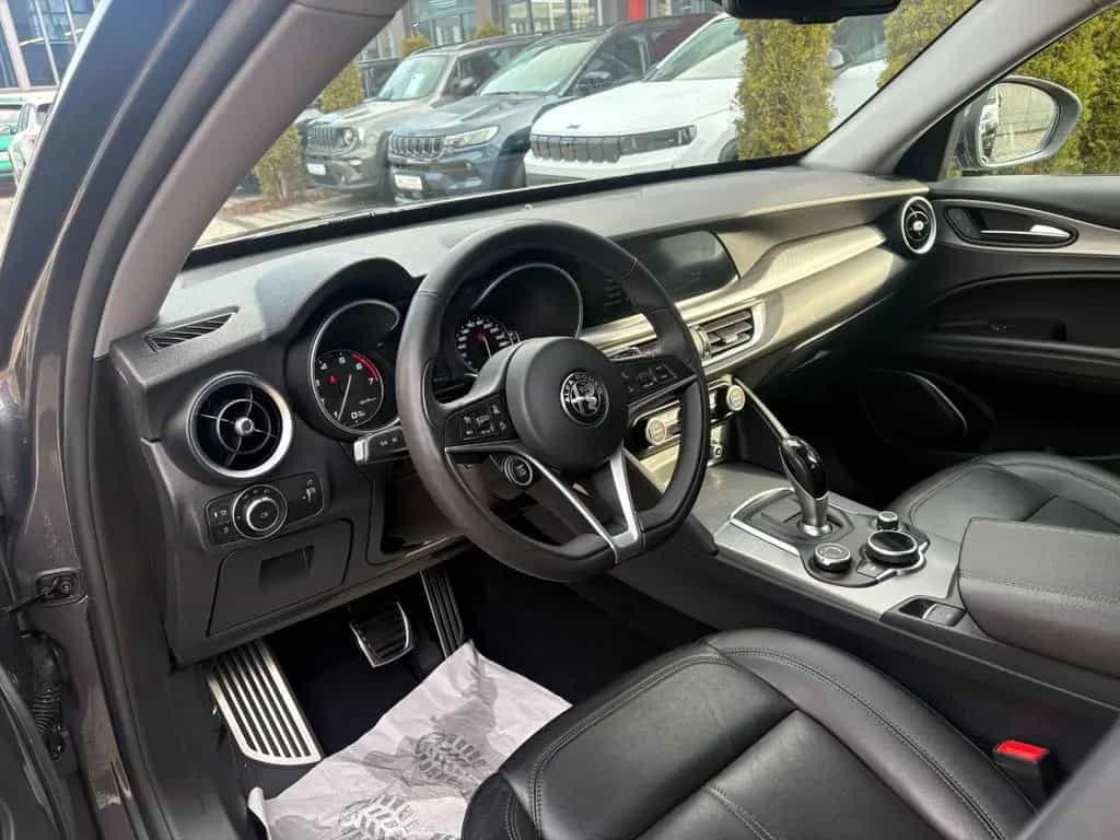 Alfa Romeo Stelvio Super Q4 08/2019-photo-6