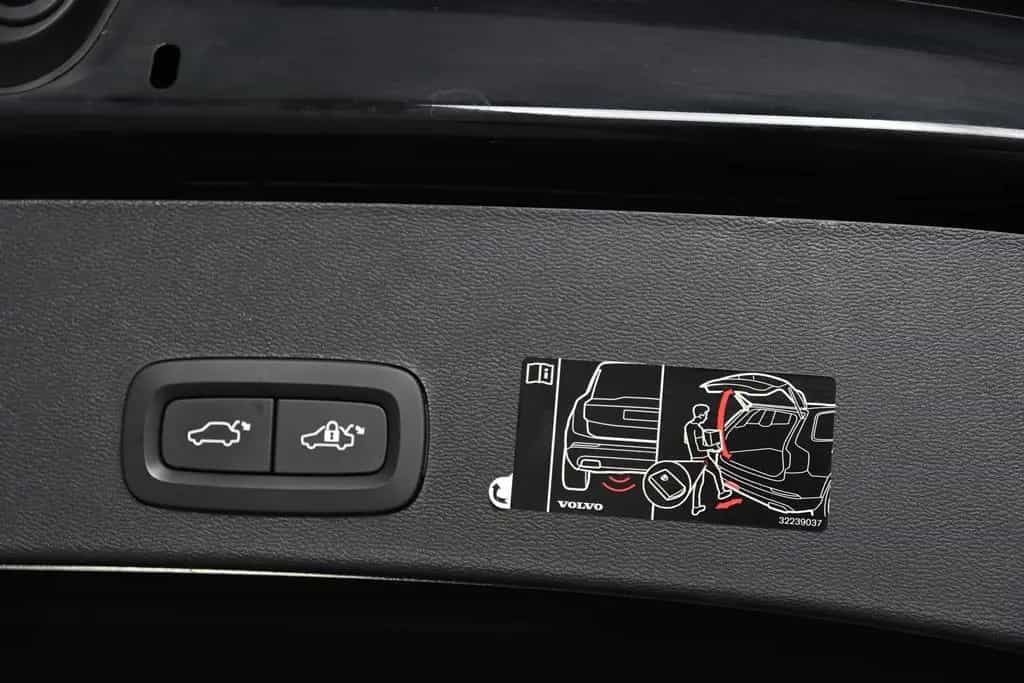 Volvo XC40 T3 Geartronic *1.Hand*18"R-Design*Navi* 05/2021-photo-30