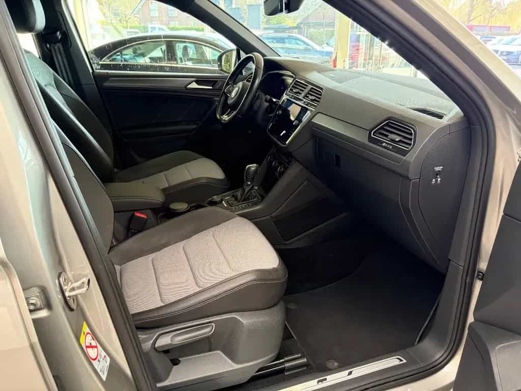 Volkswagen Tiguan R-Line BMT 4Motion/AHK / BLECHSCH. 07/2019-photo-24