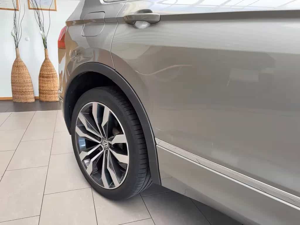 Volkswagen Tiguan R-Line BMT 4Motion/AHK / BLECHSCH. 07/2019-photo-4
