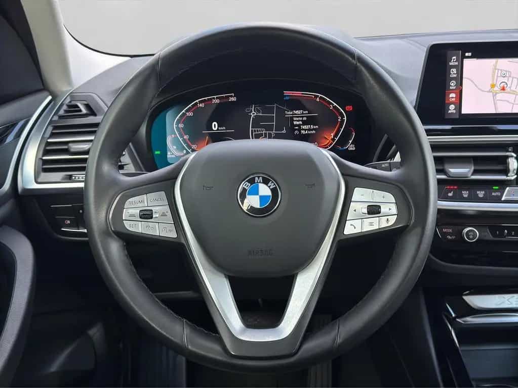 BMW X3 xDrive20d Anhängerkupplung ParkingAssist Sitz 02/2023-photo-19