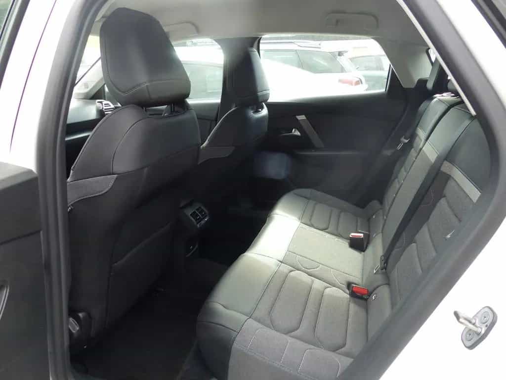 Citroën C4 PureTech 130 S&S EAT8 Plus 01/2024-photo-5