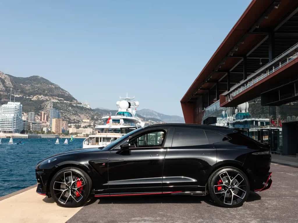 Aston Martin DBX 4.0 V8 S 02/2026-photo-1