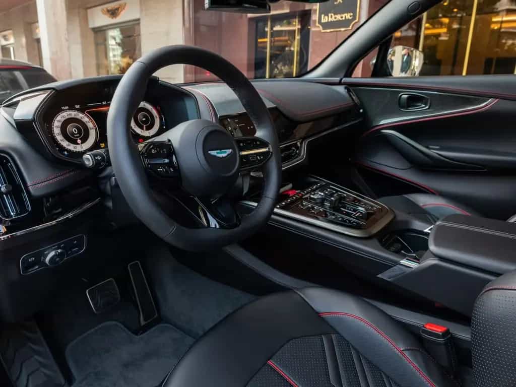 Aston Martin DBX 4.0 V8 S 02/2026-photo-10