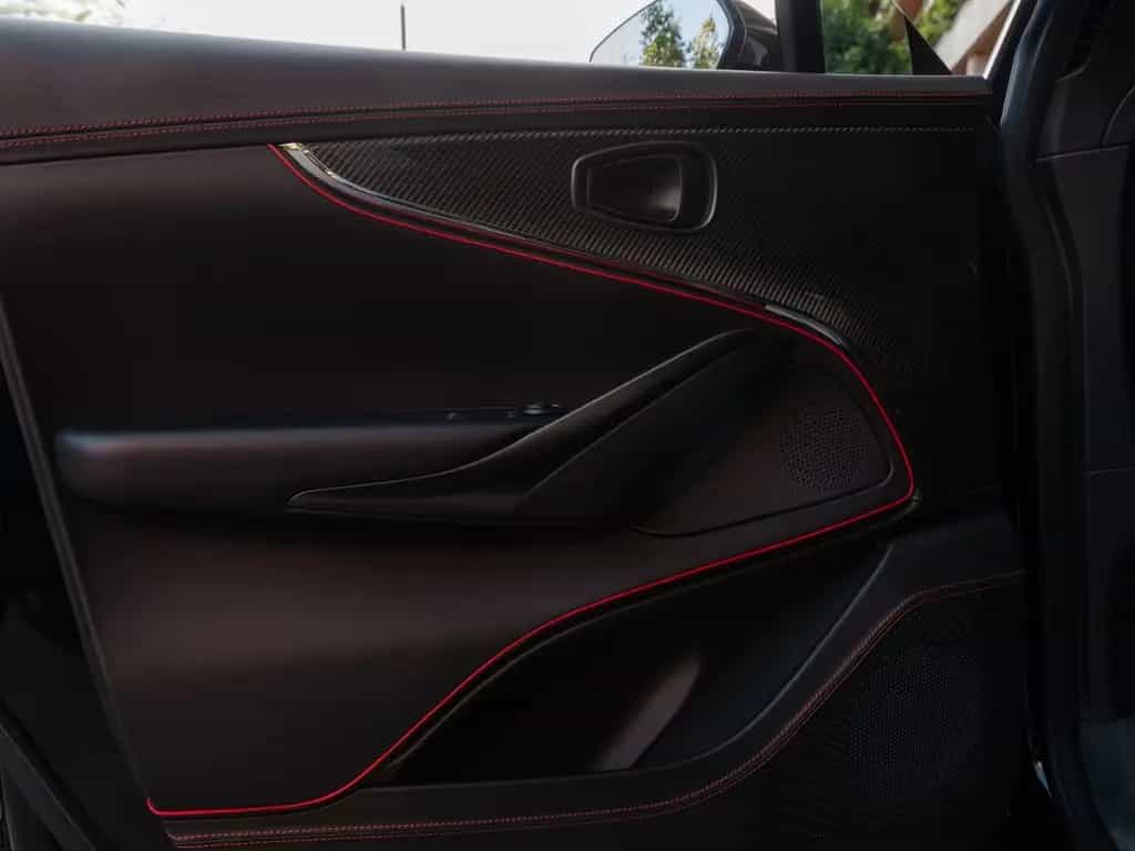 Aston Martin DBX 4.0 V8 S 02/2026-photo-13